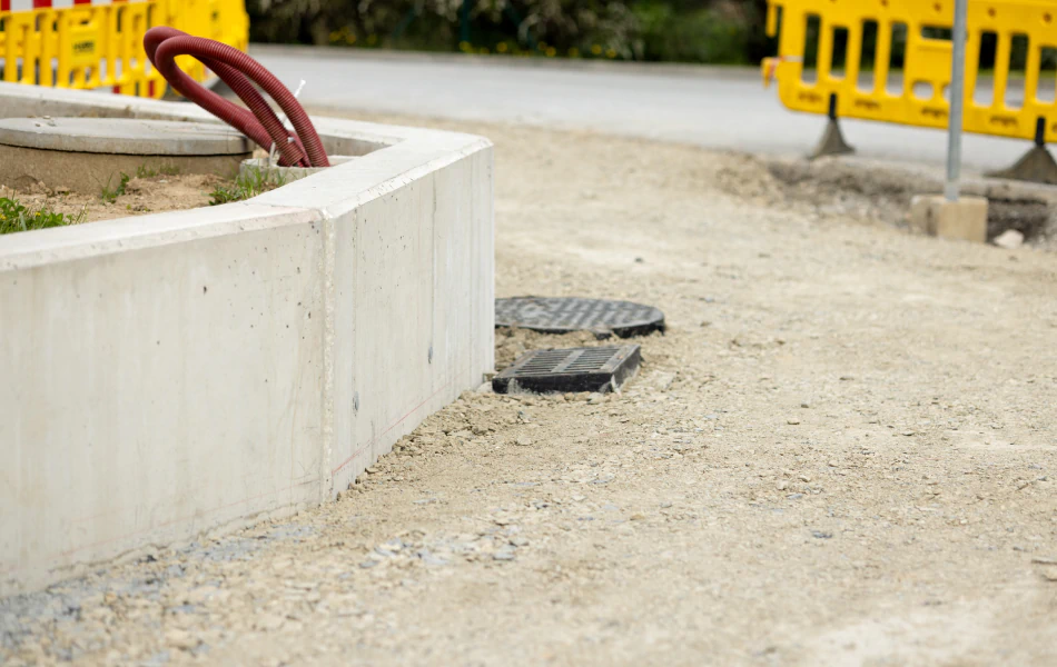 Concrete Curbs & Commercial Concrete Services (1)